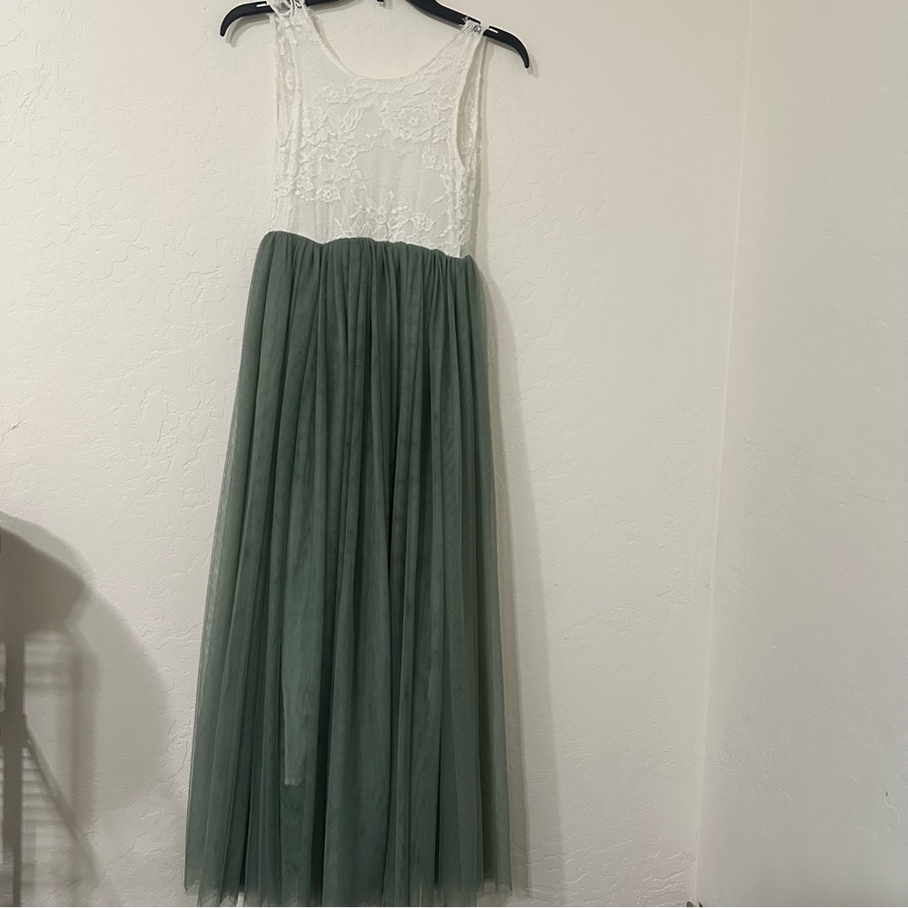 Girls flower girl Elegant Green and White Dress